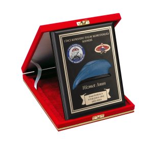 1'inci Komando Tugay Komutanlığı Komando Bereli Ahşap Plaket